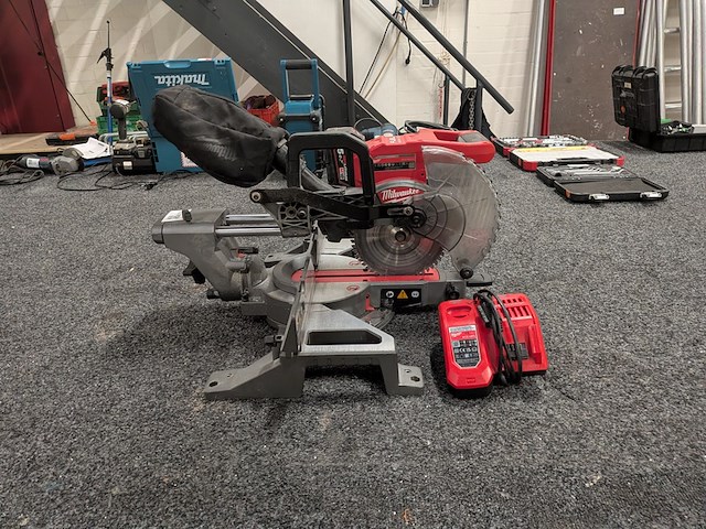 Accu afkortzaag milwaukee, m18 fms190, bouwjaar 2022 - afbeelding 1 van  11