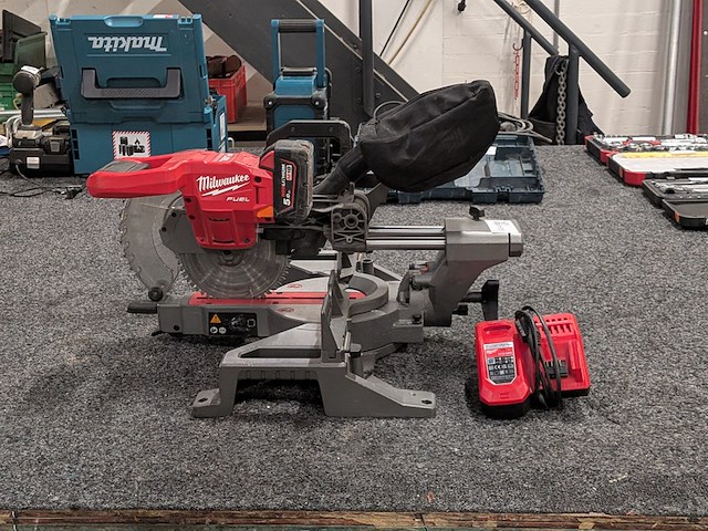 Accu afkortzaag milwaukee, m18 fms190, bouwjaar 2022 - afbeelding 5 van  11