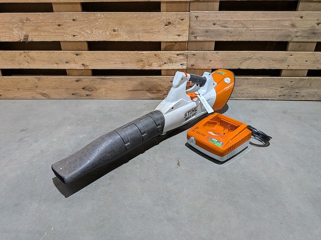 Accu bladblazer, stihl, bga 100, 2018, met acculader, stihl al 500 - afbeelding 1 van  8