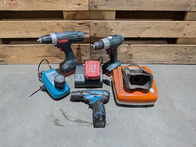 Accu boor-/schroefmachines, accu's en acculaders, makita, metabo & stihl - afbeelding 1 van  12