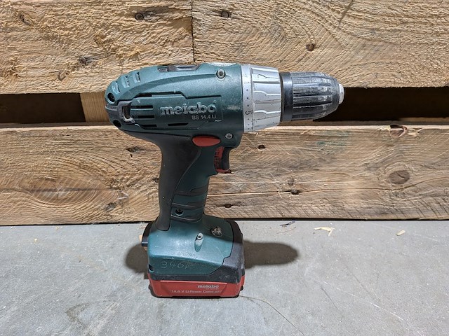 Accu boor-/schroefmachines, accu's en acculaders, makita, metabo & stihl - afbeelding 6 van  12