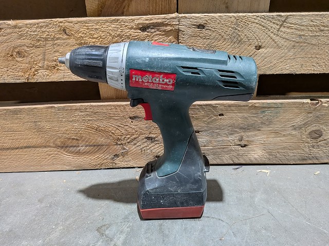 Accu boor-/schroefmachines, accu's en acculaders, makita, metabo & stihl - afbeelding 7 van  12