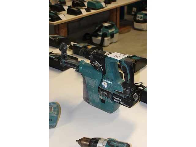 Accu boorhamer makita dhr242 met hepa dx01 afzuiger met accu - afbeelding 2 van  2