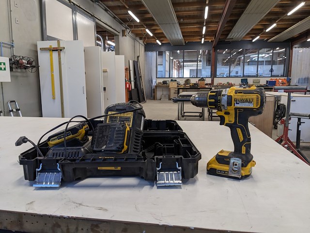 Accu boormachine dewalt, dcd732 - afbeelding 1 van  6