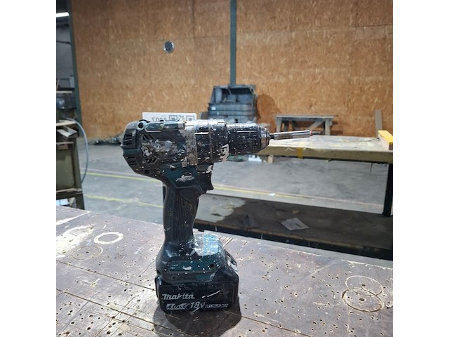 Accu boormachine makita - afbeelding 2 van  4