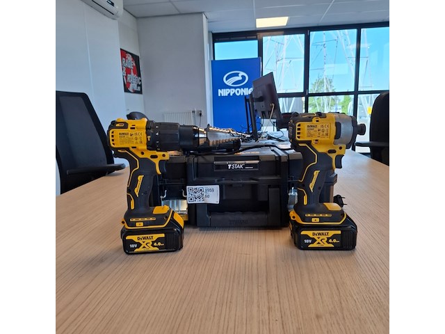 Accu boormachine met slagschroevendraaier dewalt, dcd709 / dcf809, bouwjaar 2024 - afbeelding 1 van  11