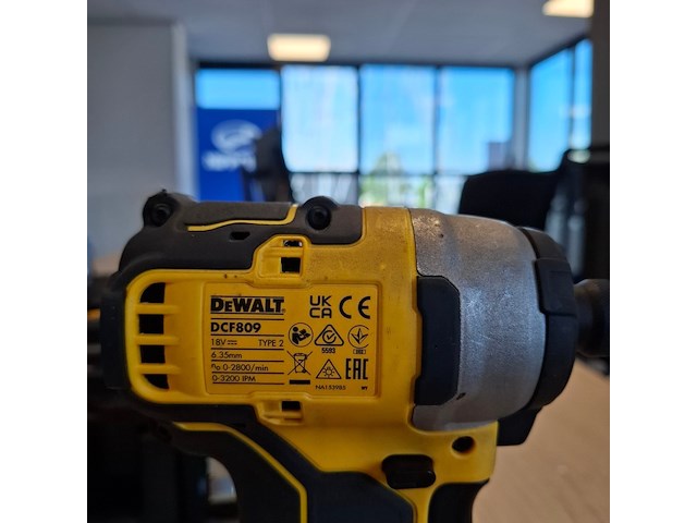 Accu boormachine met slagschroevendraaier dewalt, dcd709 / dcf809, bouwjaar 2024 - afbeelding 9 van  11