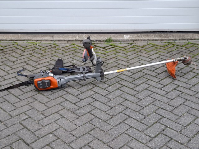 Accu bosmaaier husqvarna, 535irxt proff, bouwjaar 2024 - afbeelding 1 van  12