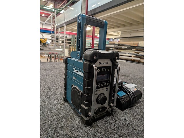 Accu bouwradio makita, dmr110, bouwjaar 2021 - afbeelding 2 van  6