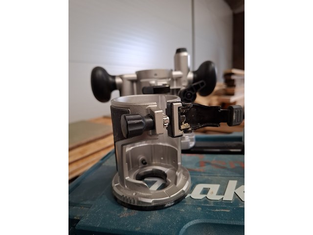 Accu boven -en kantenfrees makita, drt50, bouwjaar 2021 - afbeelding 6 van  8