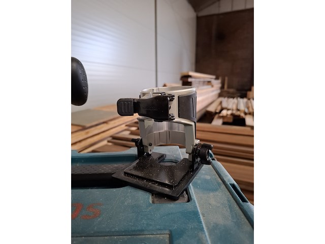 Accu boven -en kantenfrees makita, drt50, bouwjaar 2021 - afbeelding 7 van  8