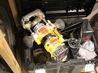 Accu bovenfrees dewalt d262004 met accu en lader in koffer - afbeelding 2 van  2