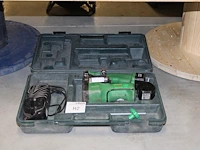 Accu draadeindknipper hitachi cl10d met twee accu's en lader in koffer