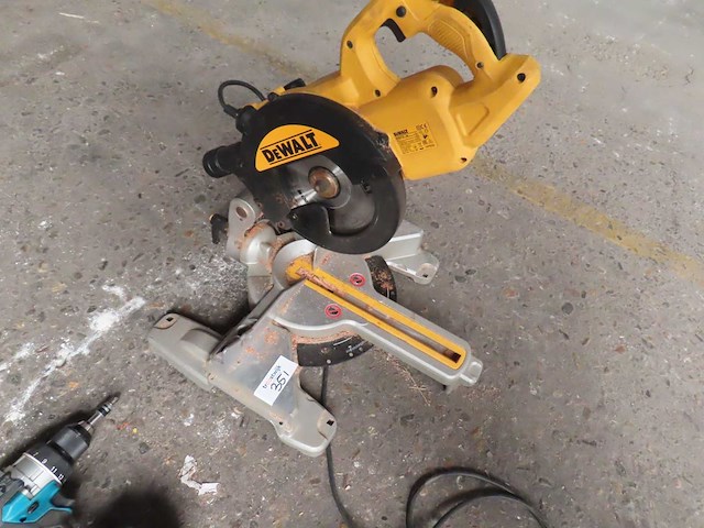 Accu en elektrische gereedschap (3x) - afbeelding 2 van  2