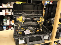 Accu gereedschapset bestaande uit dewalt schroefmachine dz809 en73 schroefmachine brushless 18v met 1 accu ... - afbeelding 1 van  4