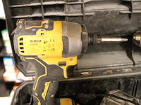 Accu gereedschapset bestaande uit dewalt schroefmachine dz809 en73 schroefmachine brushless 18v met 1 accu ... - afbeelding 2 van  4