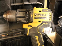 Accu gereedschapset bestaande uit dewalt schroefmachine dz809 en73 schroefmachine brushless 18v met 1 accu ... - afbeelding 3 van  4