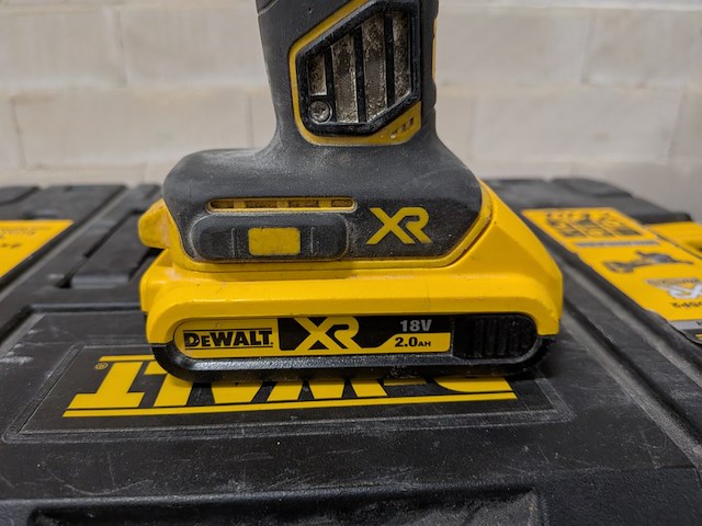 Accu haakse slijper, dewalt, dcg405 - afbeelding 6 van  10