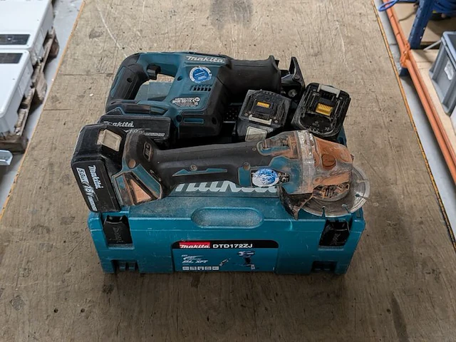 Accu haakse slijper en reciprozaag, makita, incl. accu's en koffer - afbeelding 1 van  6