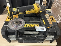 Accu haakse slijper in koffer, 1x lader dewalt, dcg405 - afbeelding 1 van  5