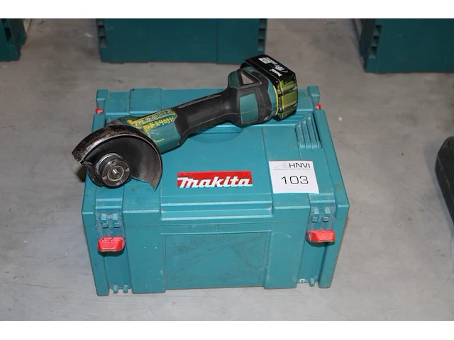 Accu haakse slijper makita dga504 met accu en kunststoffen koffer - afbeelding 1 van  2