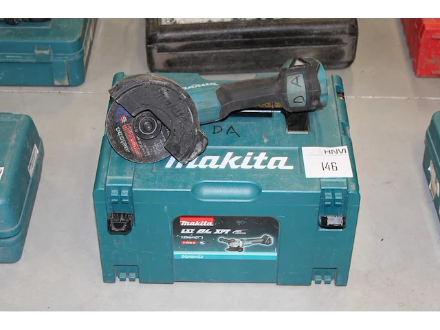 Accu haakse slijper makita dga504 zonder accu met kunstsfoffen koffer - afbeelding 1 van  2