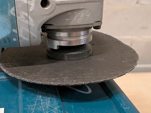 Accu haakse slijper, makita, dga504 - afbeelding 7 van  9