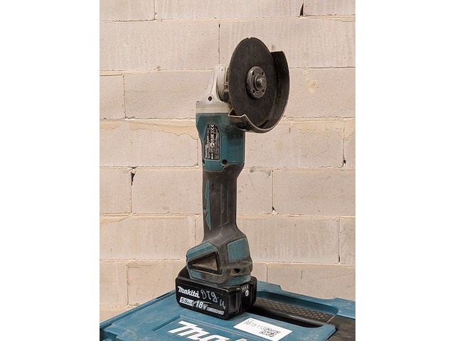 Accu haakse slijper met accu schroevendraaier, makita dg504, makita dhp486 - afbeelding 12 van  14