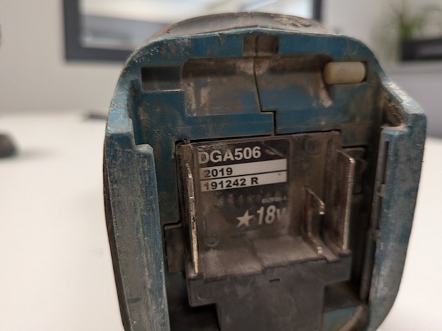 Accu haakse slijper met slagschroevendraaier makita, dga506, bouwjaar 2019 / 2022 - afbeelding 7 van  7