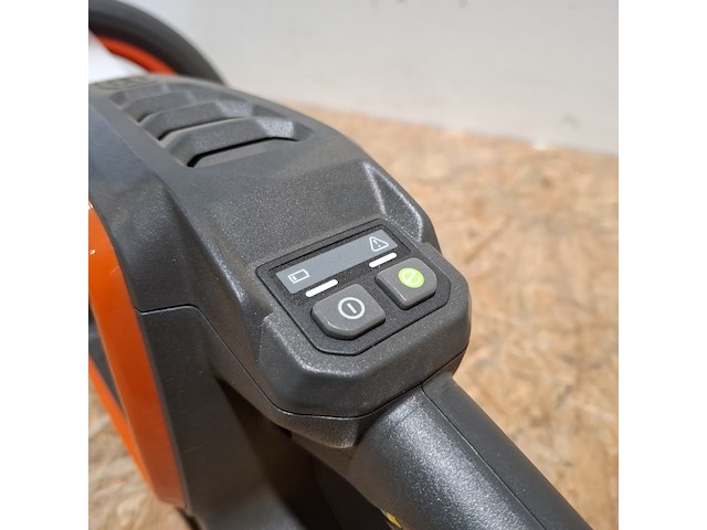 Accu heggenschaar en kettingzaag, husqvarna, 215ihd45 / 340i - afbeelding 13 van  16
