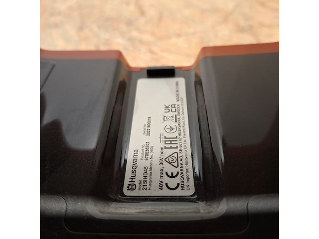 Accu heggenschaar en kettingzaag, husqvarna, 215ihd45 / 340i - afbeelding 14 van  16