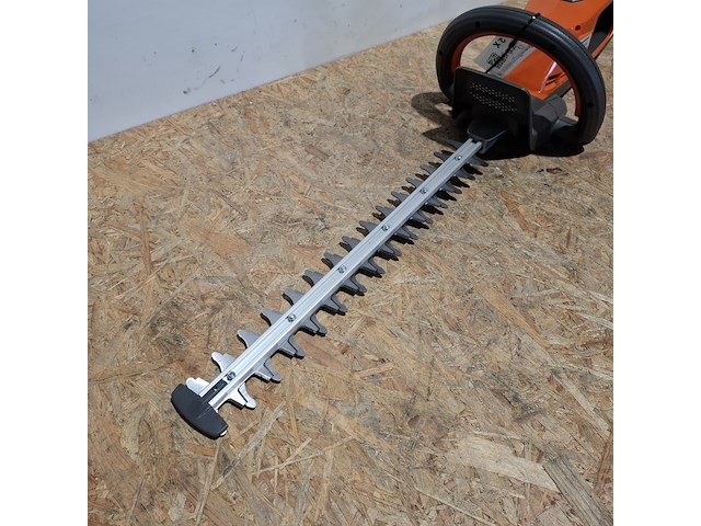 Accu heggenschaar en kettingzaag, husqvarna, 215ihd45 / 340i - afbeelding 15 van  16