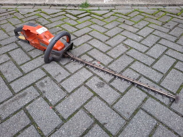 Accu heggenschaar husqvarna, 520ihd70, bouwjaar 2022 - afbeelding 1 van  7