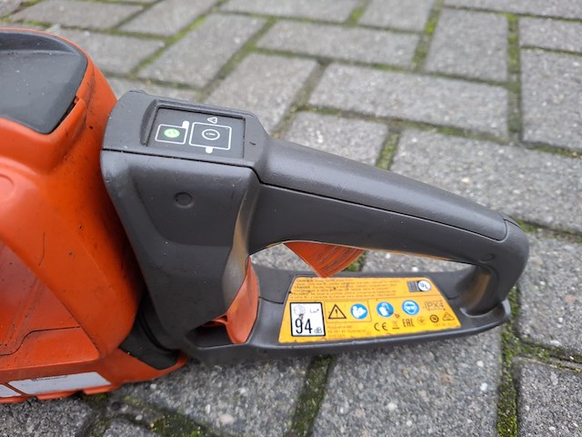 Accu heggenschaar husqvarna, 520iht70 - afbeelding 6 van  7