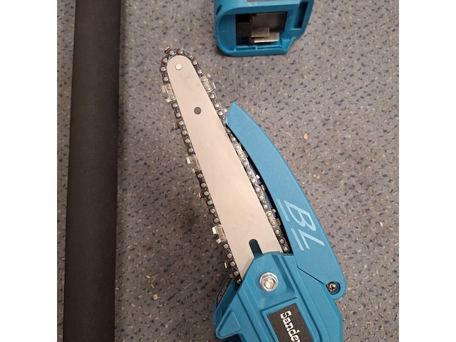 Accu kettingzaag | 6 inch, blauw, 2026 - afbeelding 4 van  5