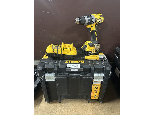 Accu klop-/schroefboormachine in koffer, 1x accu, 1x lader dewalt, dcd796p2 - afbeelding 1 van  4