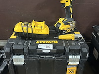 Accu klop-/schroefboormachine in koffer, 1x accu, 1x lader dewalt, dcd796p2 - afbeelding 1 van  4