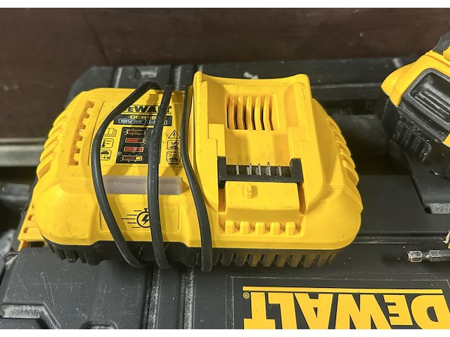 Accu klop-/schroefboormachine in koffer, 1x accu, 1x lader dewalt, dcd796p2 - afbeelding 4 van  4