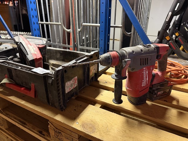 Accu klopboormachine, 2x accu, 1x lader milwaukee - afbeelding 5 van  7