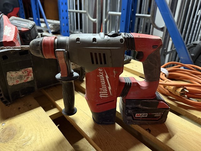 Accu klopboormachine, 2x accu, 1x lader milwaukee - afbeelding 7 van  7