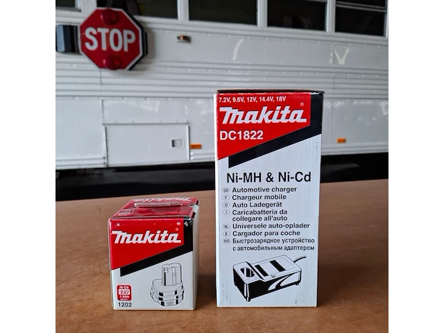 Accu met lader makita, 12v 1.9ah - afbeelding 1 van  3