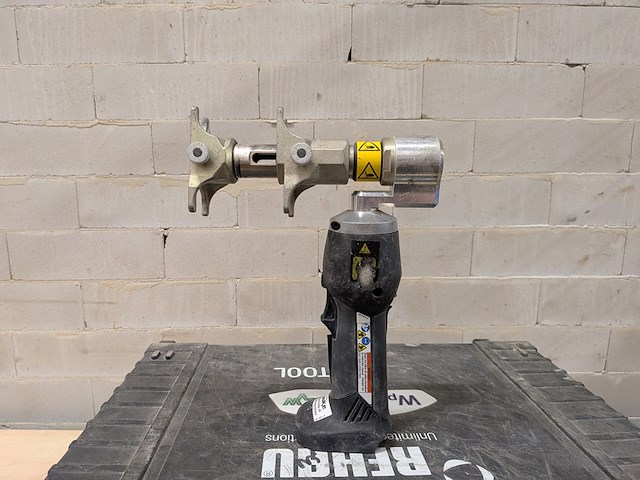 Accu persmachine met accu persopwijkmachine, rehau, rautool a-light2, xpand qc - afbeelding 15 van  20