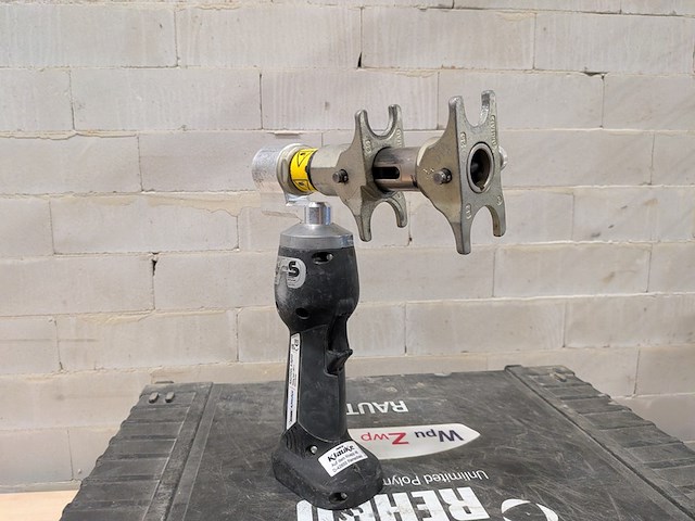 Accu persmachine met accu persopwijkmachine, rehau, rautool a-light2, xpand qc - afbeelding 17 van  20