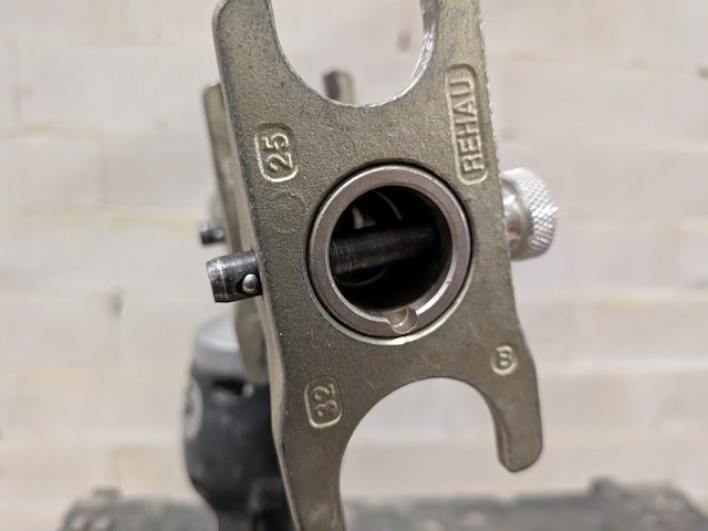 Accu persmachine met accu persopwijkmachine, rehau, rautool a-light2, xpand qc - afbeelding 20 van  20