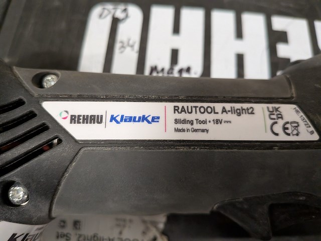 Accu persmachine met accu persopwijkmachine, rehau, rautool a-light2, xpand qc - afbeelding 16 van  17