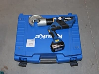 Accu perstang klauke ek12032cfm met makita accu, lader en diverse persmatrijzen in koffer