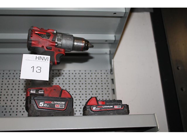 Accu schroef-boormachine millwaukee met 2 accu's. - afbeelding 1 van  3
