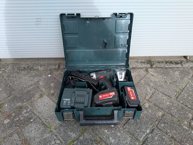 Accu-schroefboormachine & 2x accu-haakse slijper, metabo - afbeelding 12 van  16