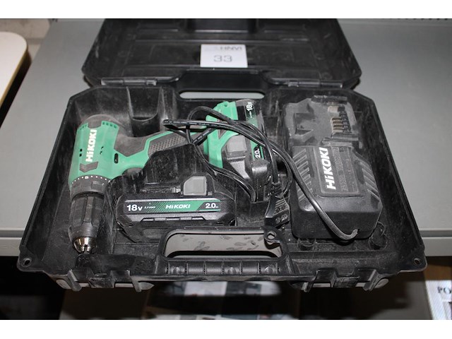 Accu schroefboormachine hikoki met 2 accu's en lader in kunststof koffer. - afbeelding 1 van  2