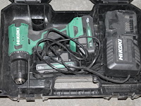 Accu schroefboormachine hikoki met 2 accu's, lader en koffer. - afbeelding 3 van  3